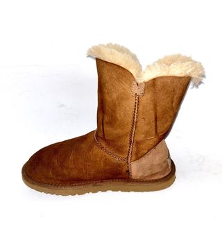 UGG Botton Chestnut 37