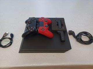 Ps4 pro con diferentes accesorios