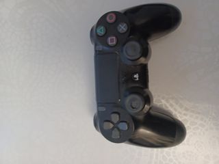 Ps4 pro con diferentes accesorios