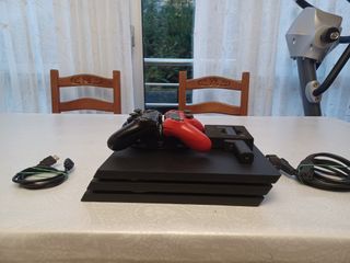 Ps4 pro con diferentes accesorios