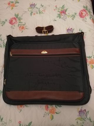 Portatrajes de la marca Samsonite
