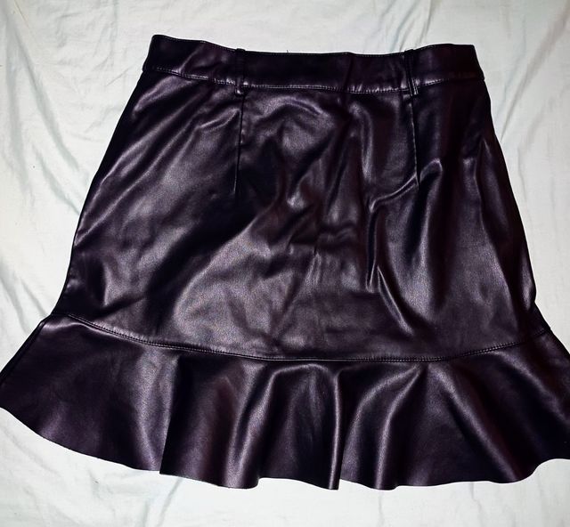 saia de voo em pele preta com botões