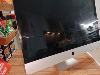 ordenador Apple con sistema operativo Windows.