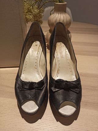 Zapatos teñidos de negro Doriani