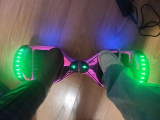 Hoveboard rosa,con luces led y música.