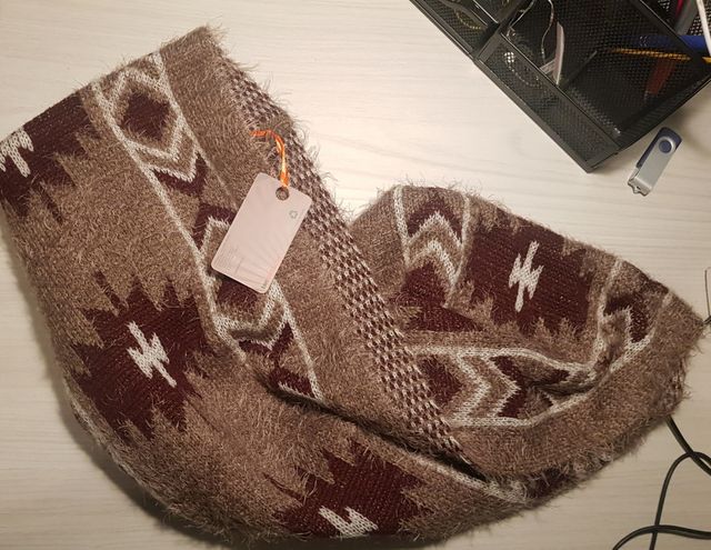 Sciarpone donna. Idea regalo Natale '24.