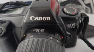 Canon EOS 1000 + objetivo EF 35-80, 1:4,5.6