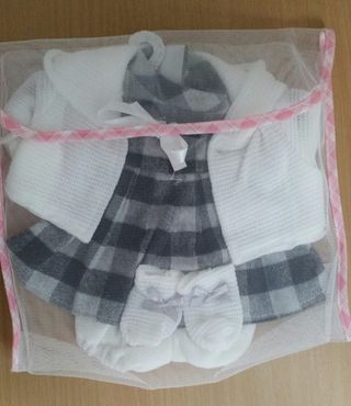 MUÑECA CARLA Y PIPA CON VESTIDO EXTRA