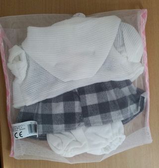 MUÑECA CARLA Y PIPA CON VESTIDO EXTRA
