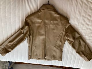 Chaqueta de piel (talla 42)