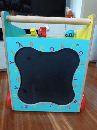 Carrito madera con actividades