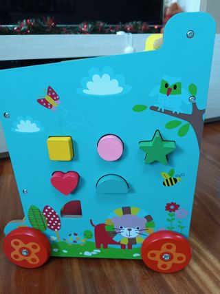 Carrito madera con actividades