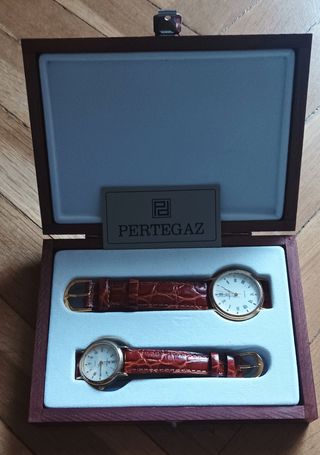 Dos relojes de pulsera Pertegaz