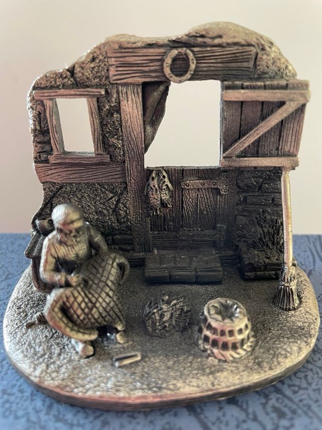 tudor mint miniatura pescador