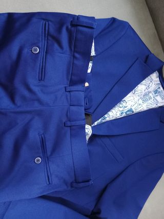 Traje chico al 50% de su precio