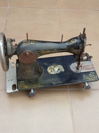 MAQUINA DE COSER