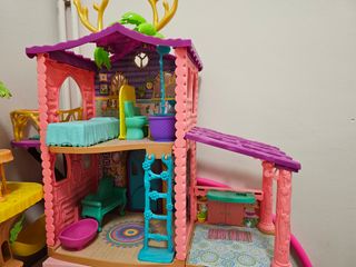 Casa enchantimals + muñecas
