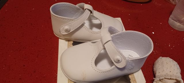 Zapatos bebé talla 19