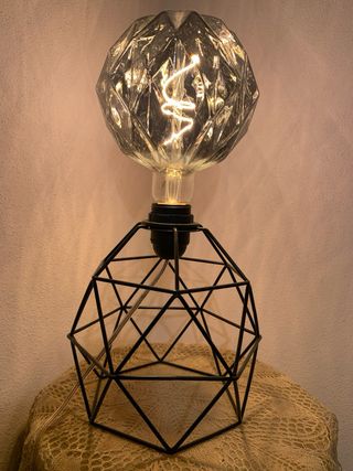lampada di design da tavolo