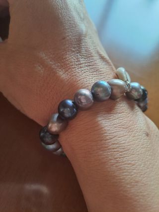 Pulsera de perlas del río
