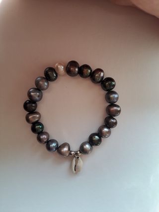 Pulsera de perlas del río