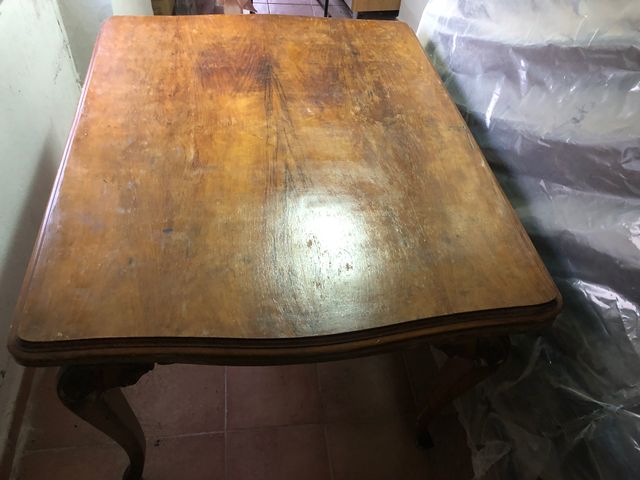 Mesa salón antigua isabelina