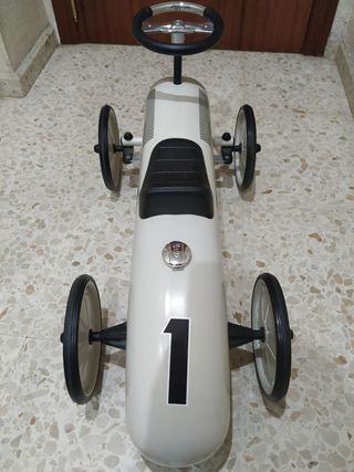 Coche correpasillos vintage 