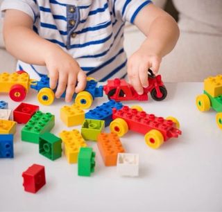 Canguro, cuidadora, niñera