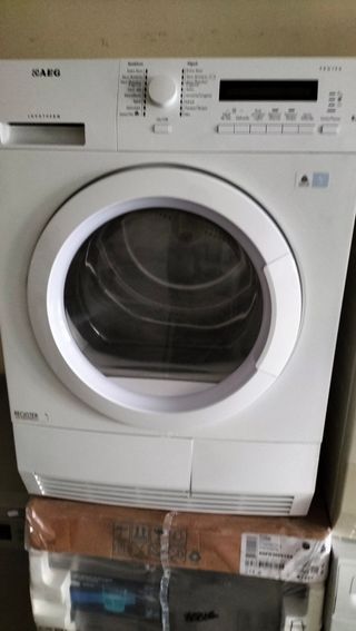 SECADORA AEG 8KG de condensacion