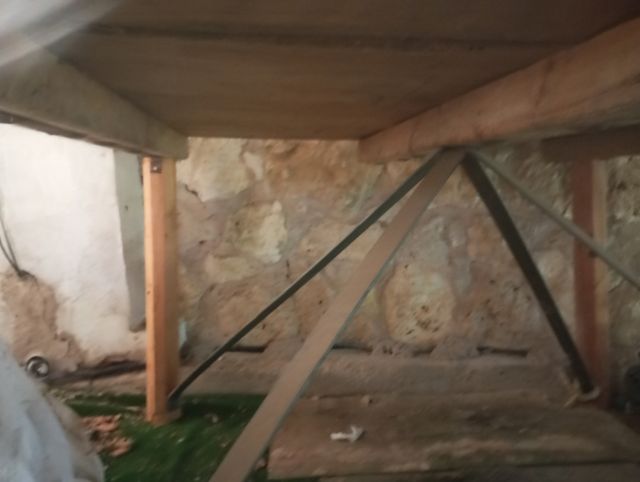 Mesa hecha con trillo