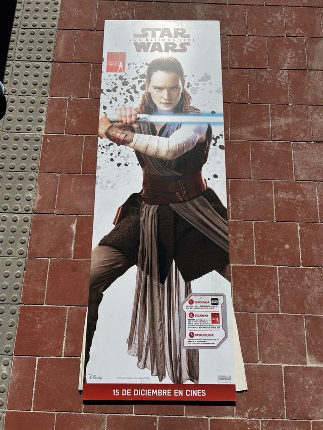 Star Wars Los Ultimos Jedi standups promo cine