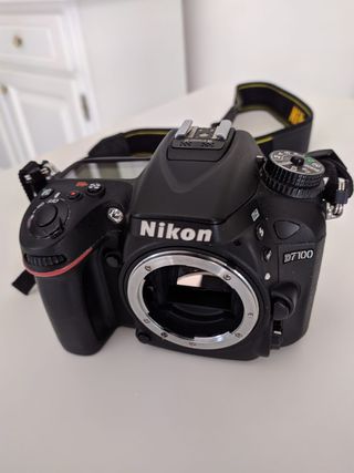 Nikon D7100