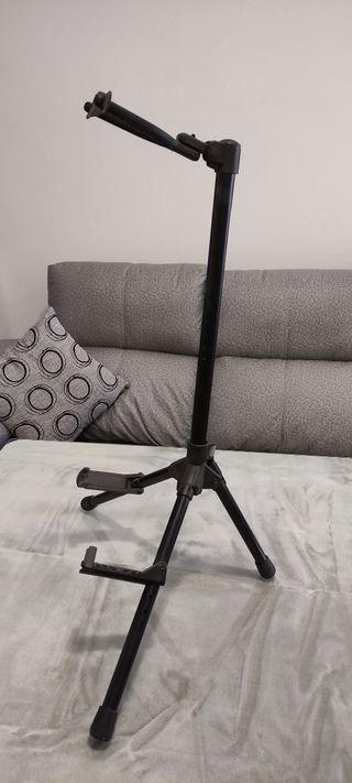 Soporte de guitarra plegable K&M