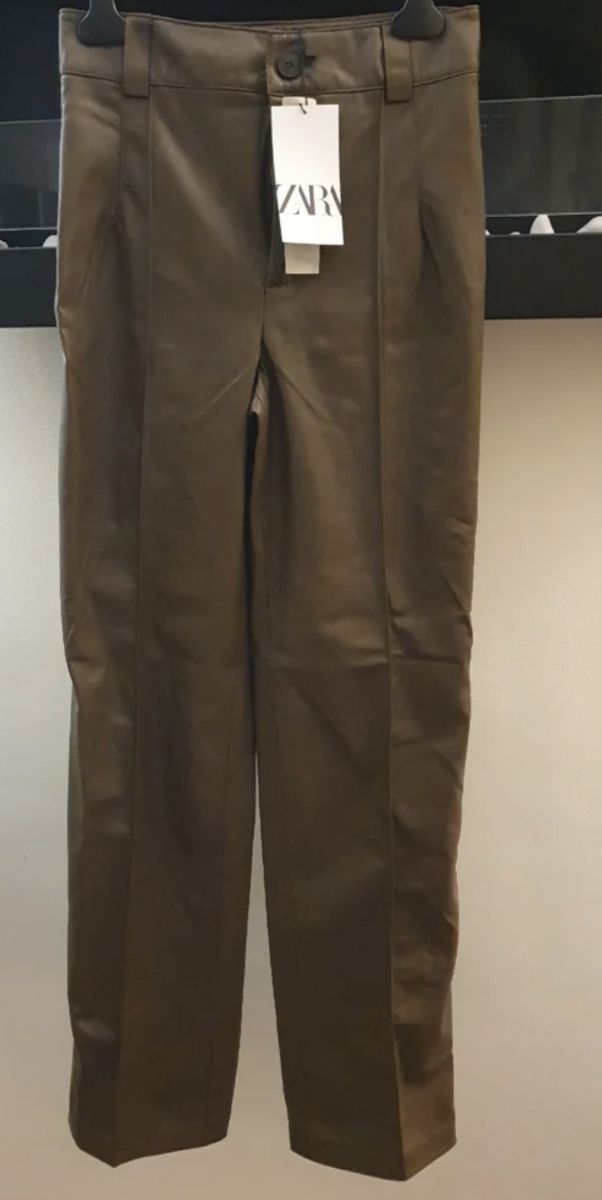 Pantalón lapiz efecto cuero XS Zara! 🍫nuevos!!!!