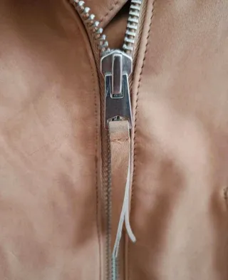 Cazadora de ante y cuello borreguillo de Mango