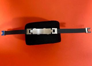 Pulsera Style Aristos Caucho Negro con Circonita