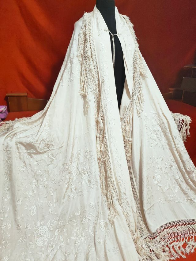 Magnífica capa mantón de Manila antigua