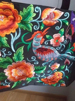 Precioso bolso bordado nuevo