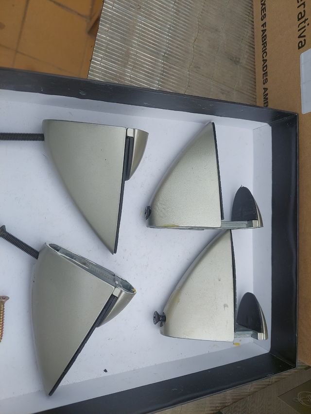 Soportes baldas, estanterías embellecedo