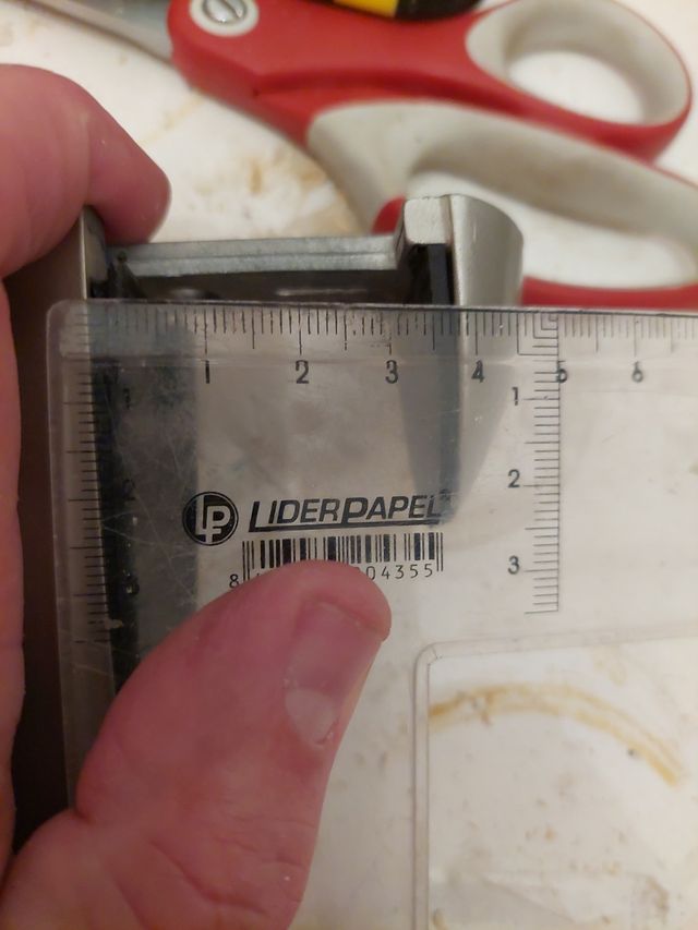 Soportes baldas, estanterías embellecedo