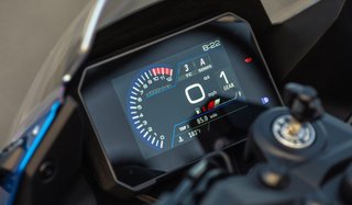 SUZUKI GSX-8R
