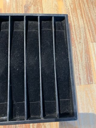 Caja expositor para pulseras y relojes