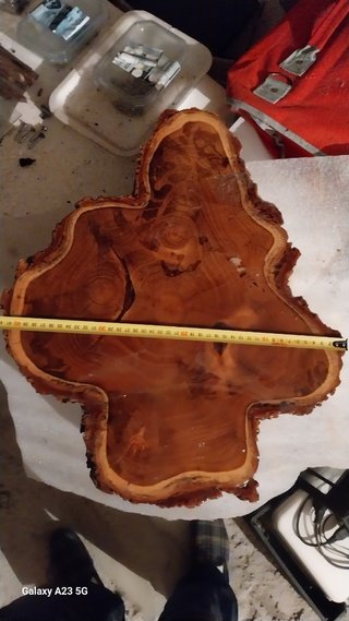 Rodajas Robinia, bricolaje, Mesilla