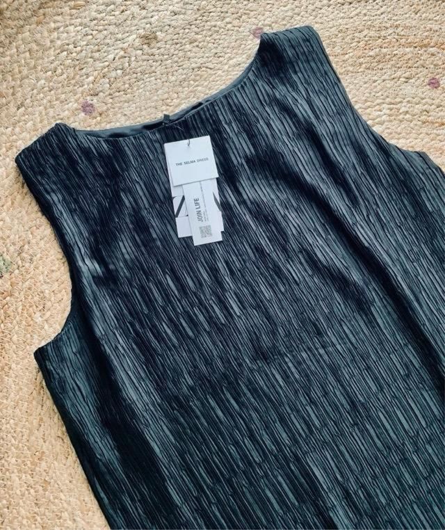 Vestido plisado largo negro