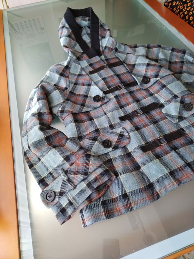 Chaqueta con capucha mujer