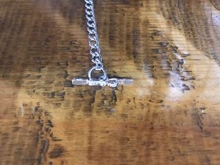 Pulsera plateada con abalorios