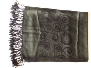 Pashmina estampada con flecos