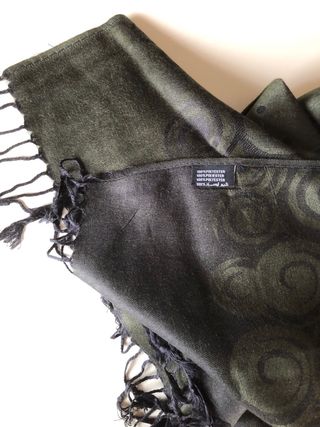 Pashmina estampada con flecos