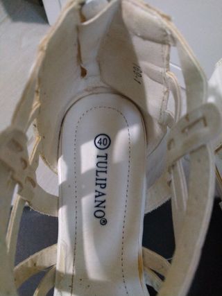 Sandali donna con stringhe