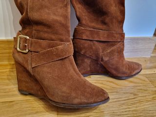 Botas altas marrones de ante, talla 39